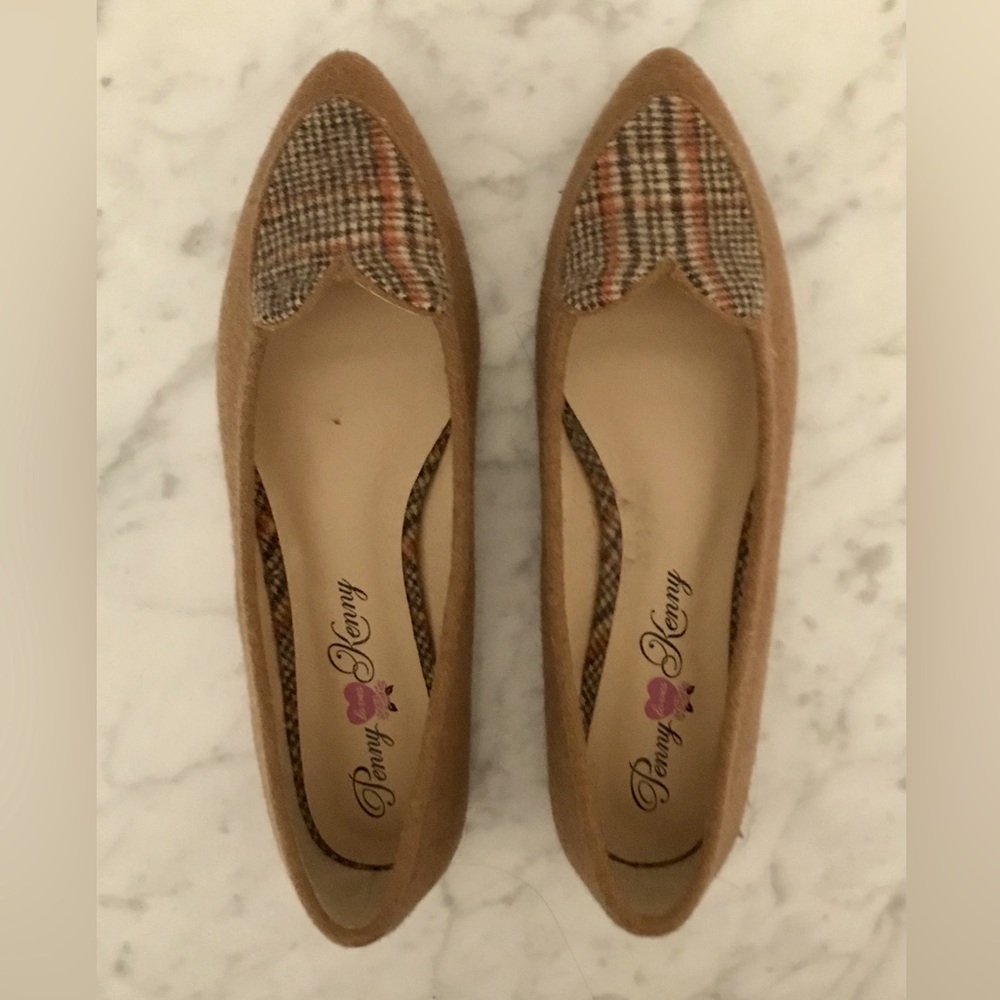 Penny Loves Kenny Nookie Tan Heart Slip On Flats Size 10 - never worn